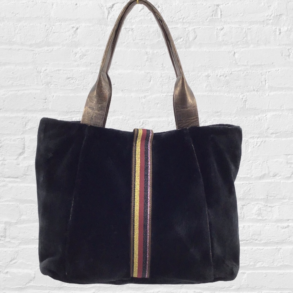 BLACK FAUX FUR TOTE BY SONDRA ROBERTS SQUARED
